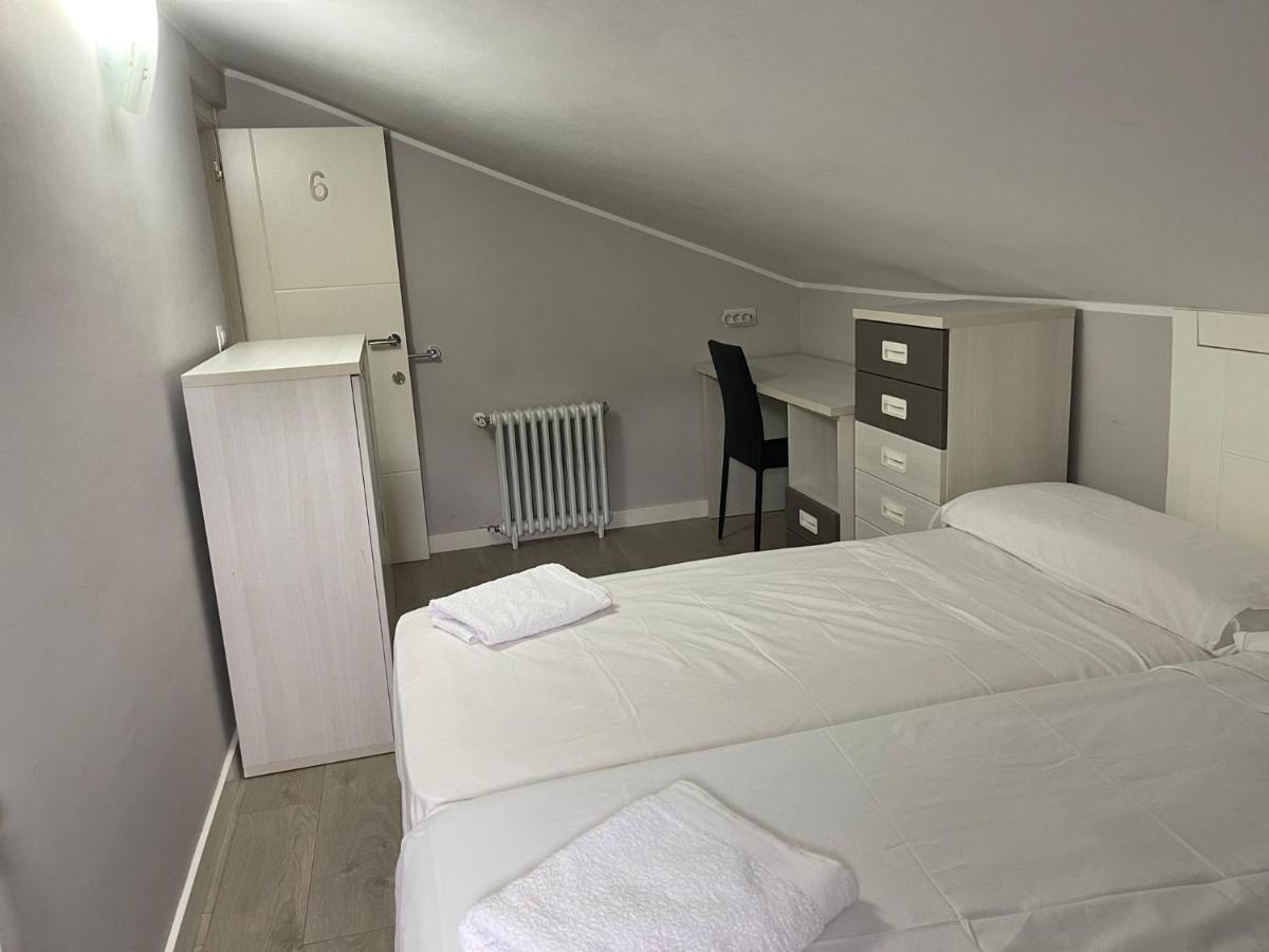 La Rosa Azul Rooms Ponferrada Luaran gambar